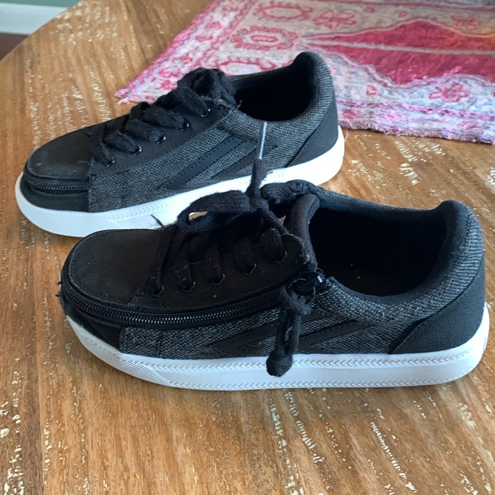 Billy zip up low top shoes. Kids size 2